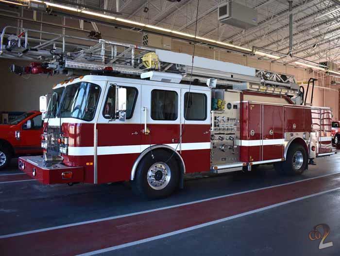 1999 E-One Typhoon 75ft Quint