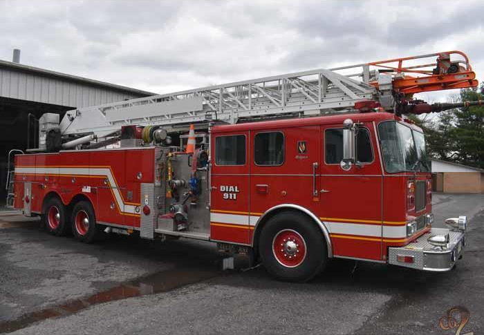 1998 Seagrave 100ft Aerial