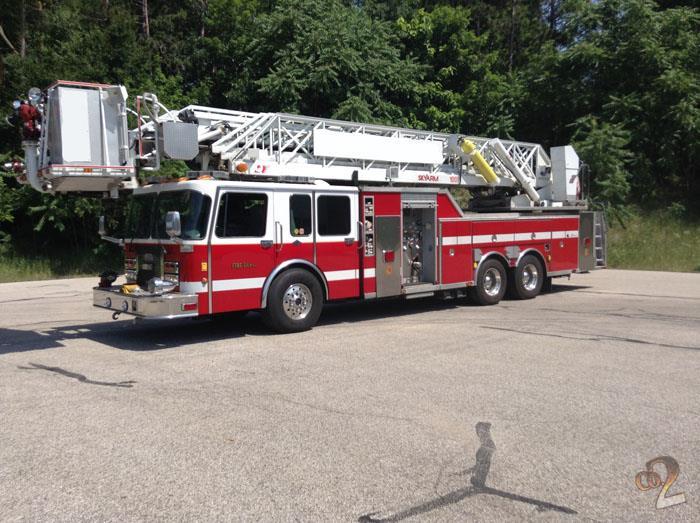 1996 Spartan Alexis 100ft Skyarm Platform