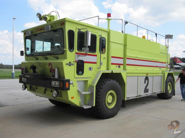 1998 Oshkosh TI-1500 INDEPENDENT SUSPENSION ARFF