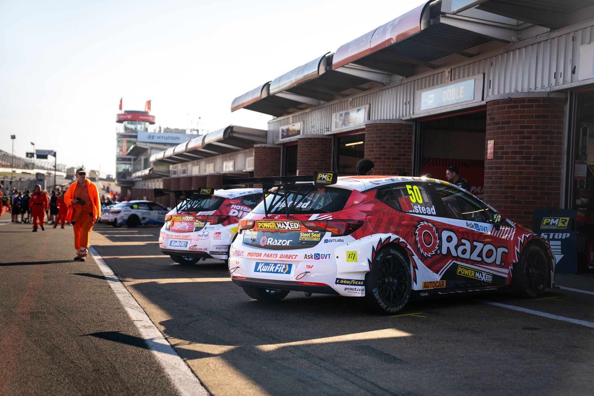 BTCC 2025 Brands Hatch power maxed racing cars