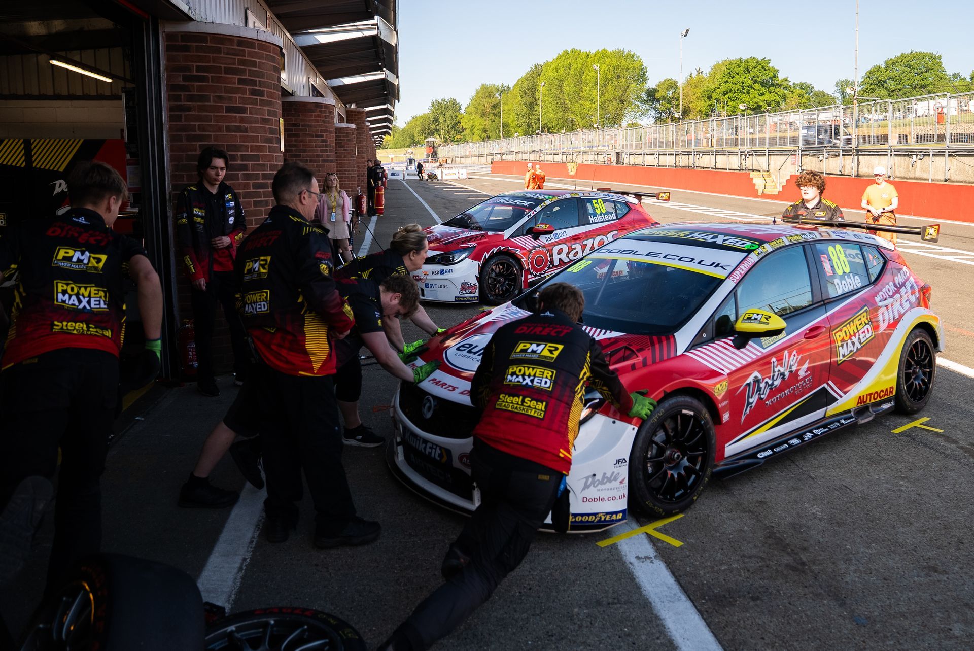 Brands Hatch power maxed racing team