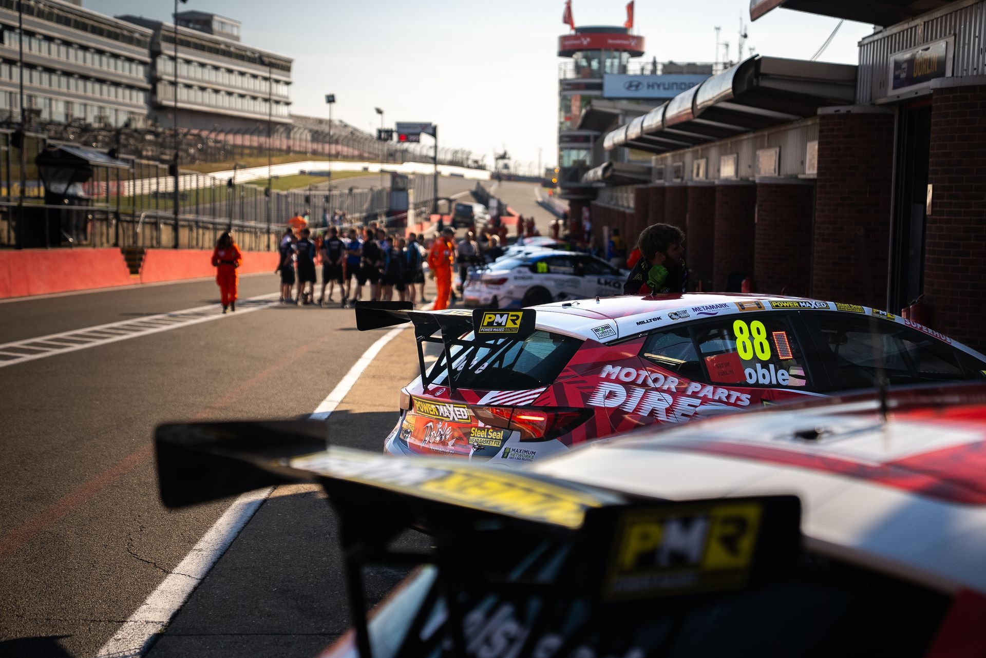 Brands Hatch power maxed racing cars