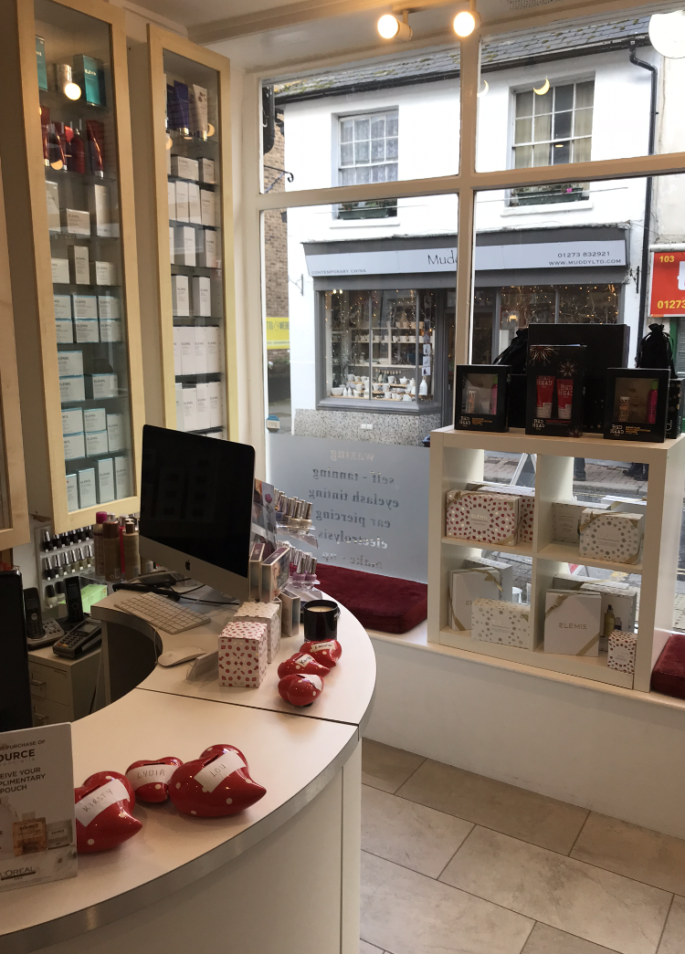 hair styling facility and services example 12