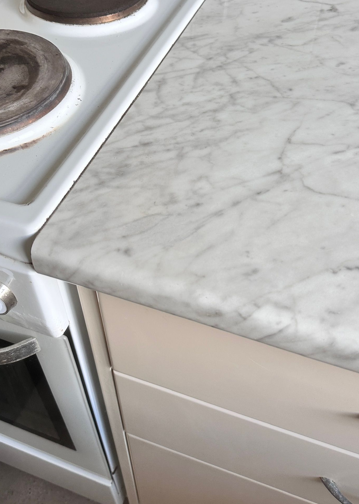 Laminate Benchtop repaired — before and after comparison