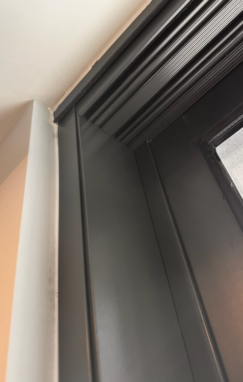 Metal window frame repaired — before and after comparison