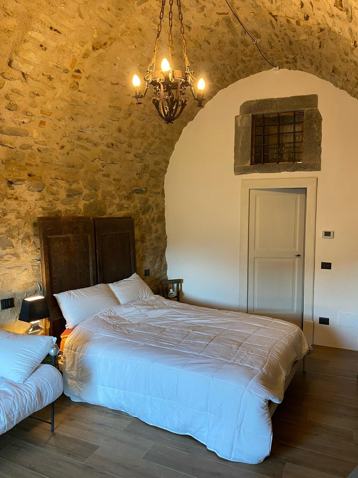 landlords Pontremoli