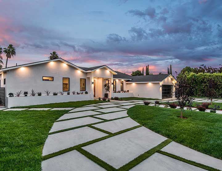 Modern new construction home in Los Angeles