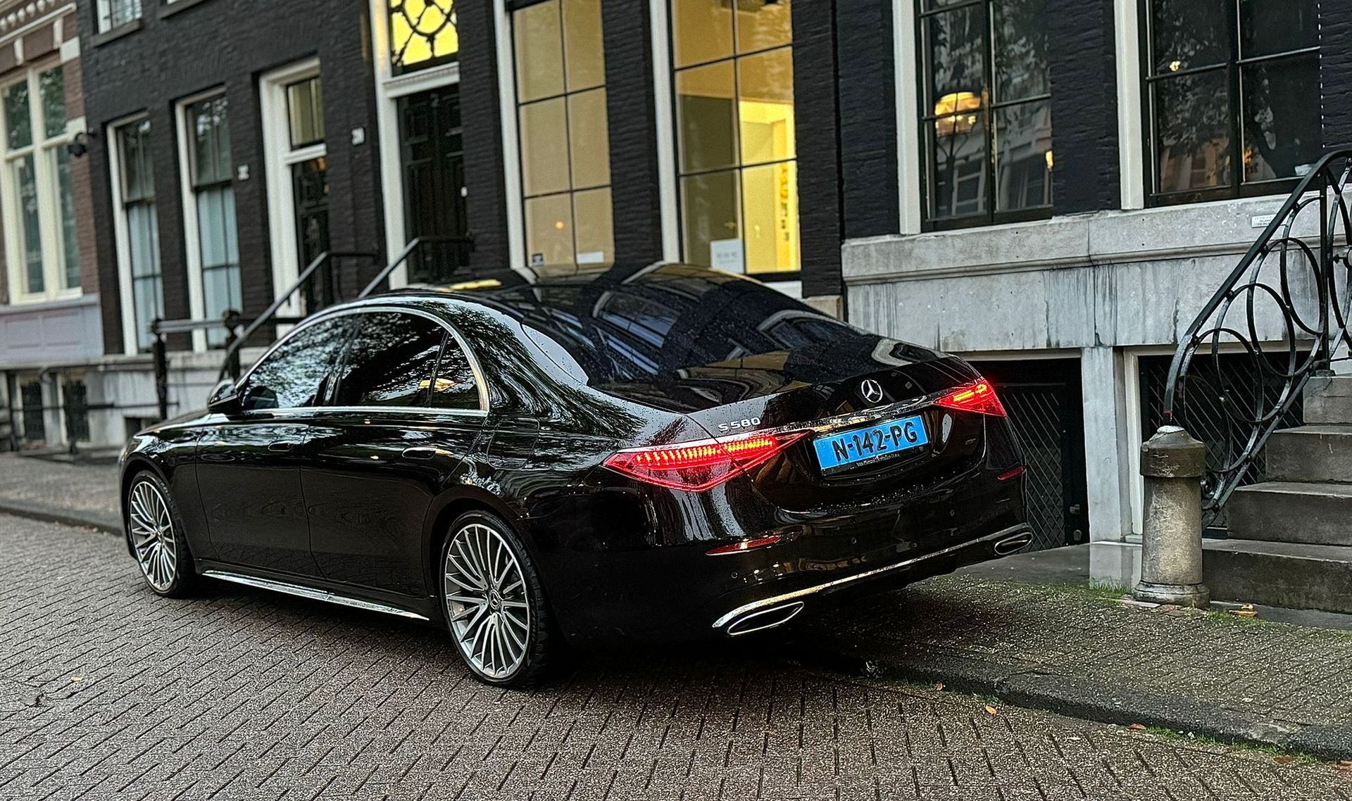 Mercedes Benz V Class Taxi Amsterdam Chauffeur Service