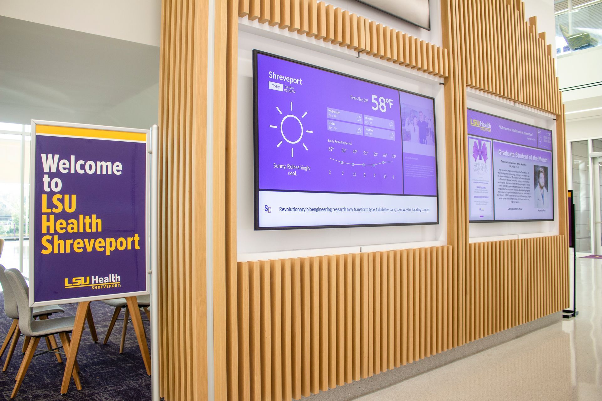 Improve the campus experience with digital signage