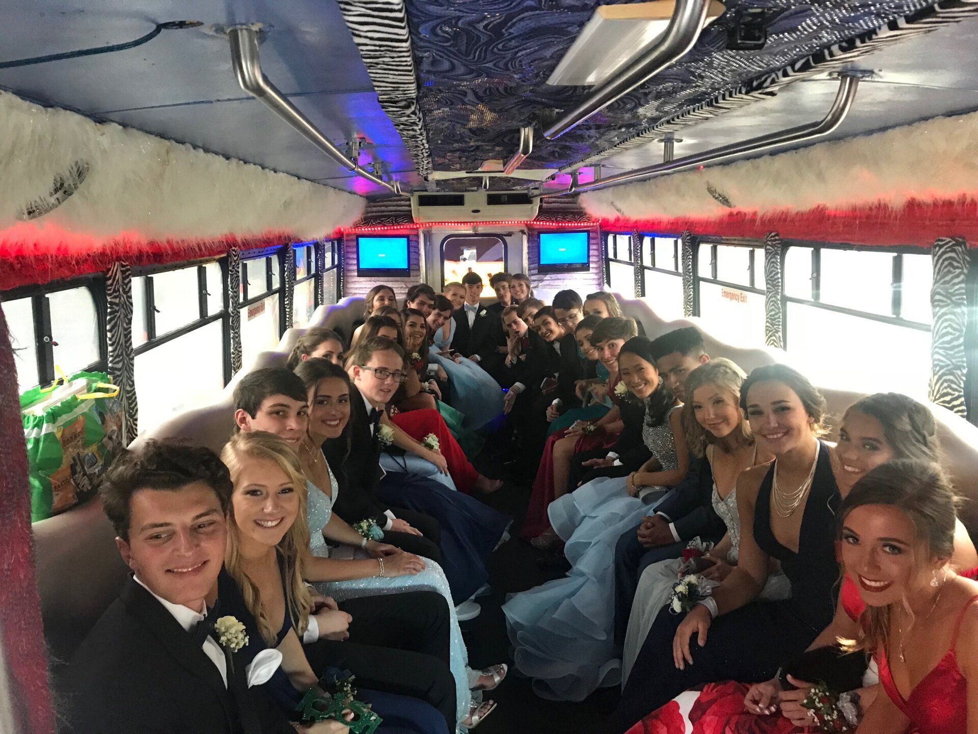 Prom | Furbus | Image