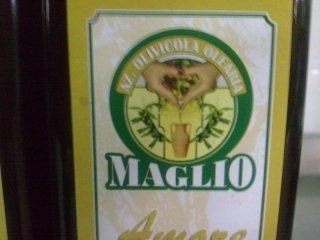 bottiglia di olio con etichetta