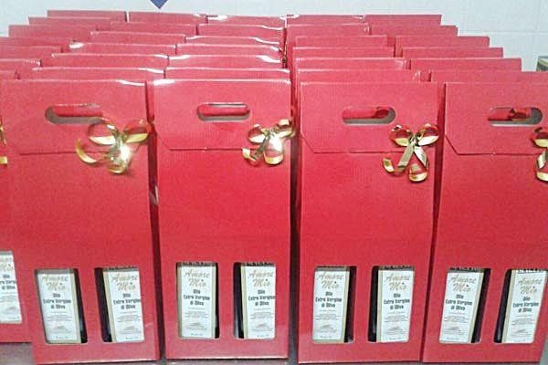 confezioni regalo di bottiglie d'olio