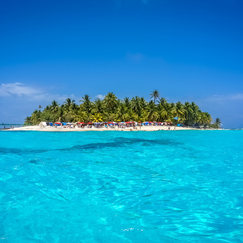 Playa en San Andrés mar de los 7 colores Caribe colombiano