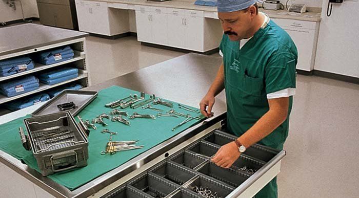 medico sistema strumenti in cassettiera di metallo