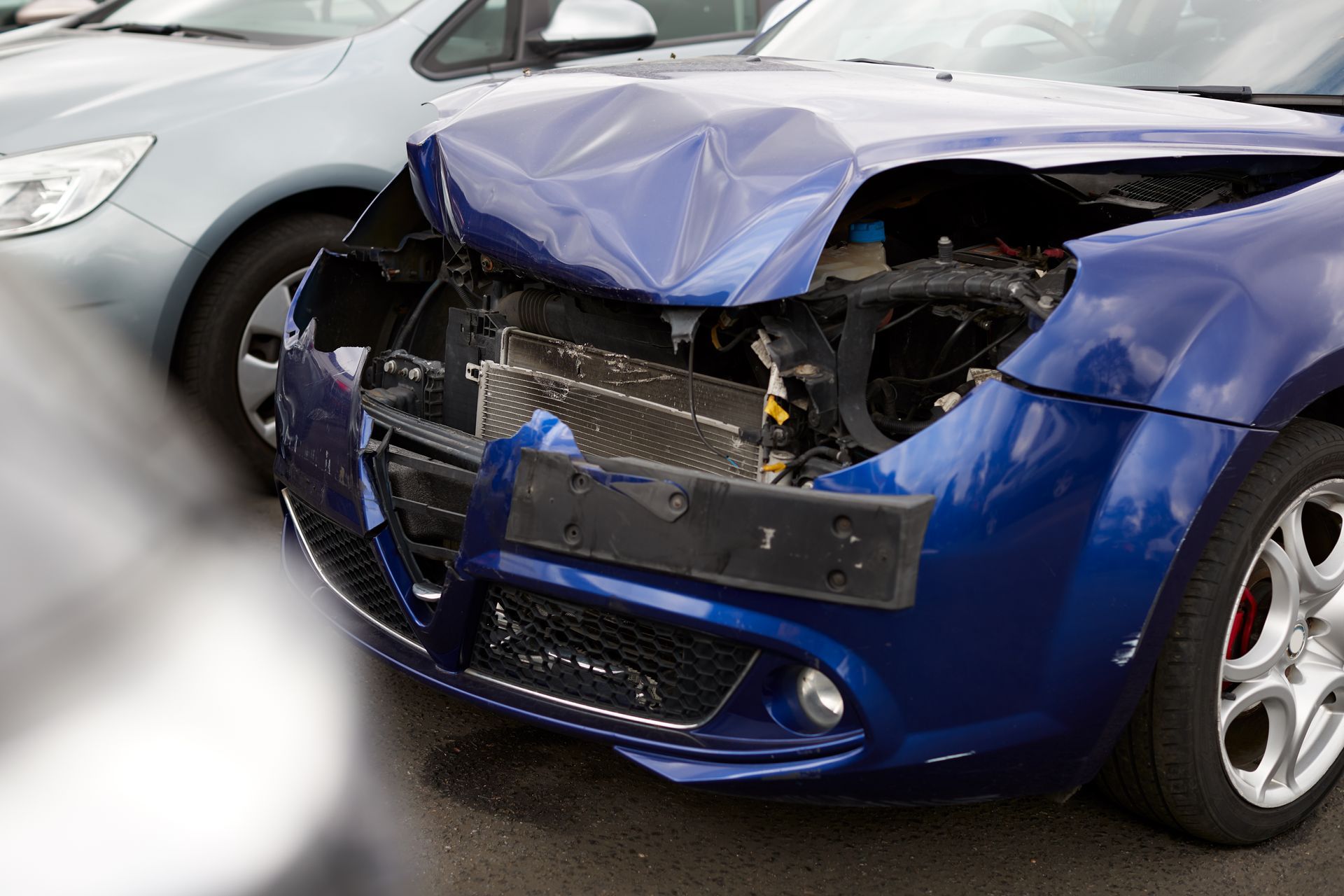 Come to Rob's Auto Works in Columbia, MO if You've Experienced Serious Collision Damage.