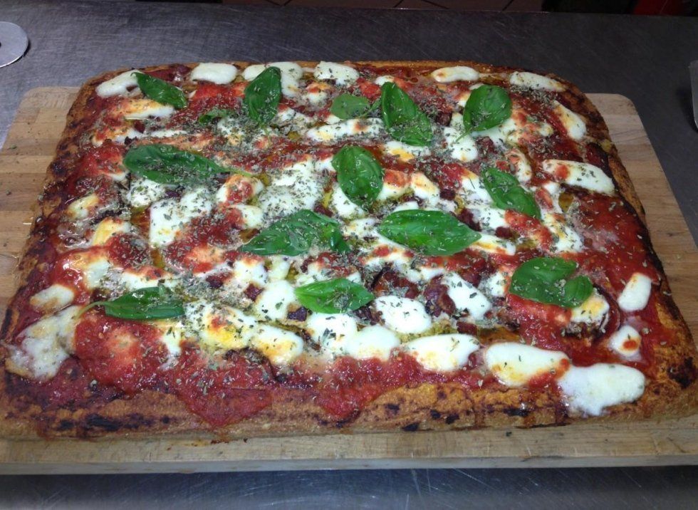 pizza margherita rettangolare