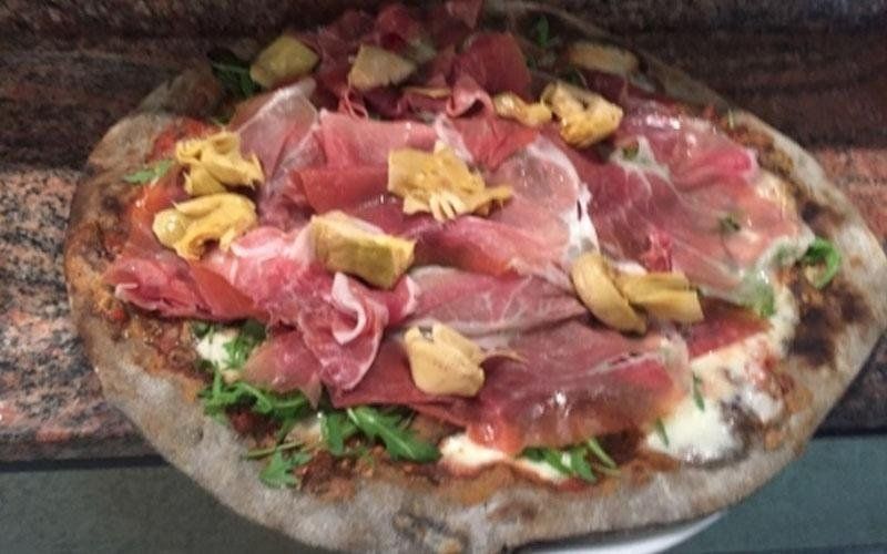 pizza con prosciutto crudo