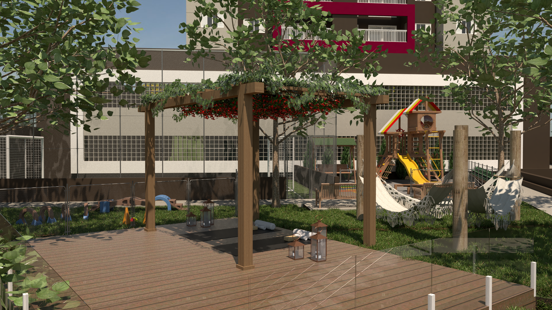 Parque infantil com pérgola de madeira coberta de trepadeiras, balanços e estrutura de brinquedos, em frente a um edifício.