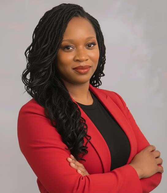 Real Estate agent ready to serve you