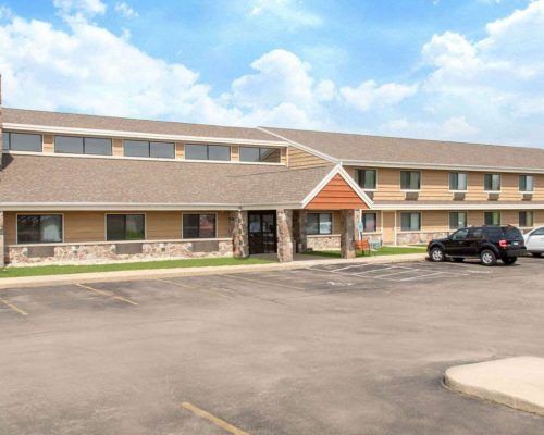 Loding near Walworth County Fairgrounds | Elkhorn Antique Flea Market