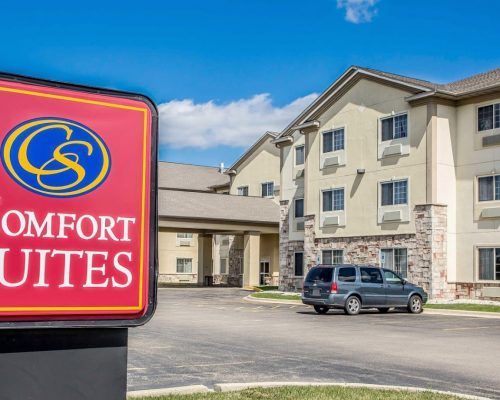 Loding near Walworth County Fairgrounds | Elkhorn Antique Flea Market