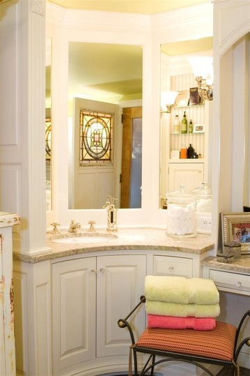 White Bathroom — Forrest, IL — Knapp Kitchens