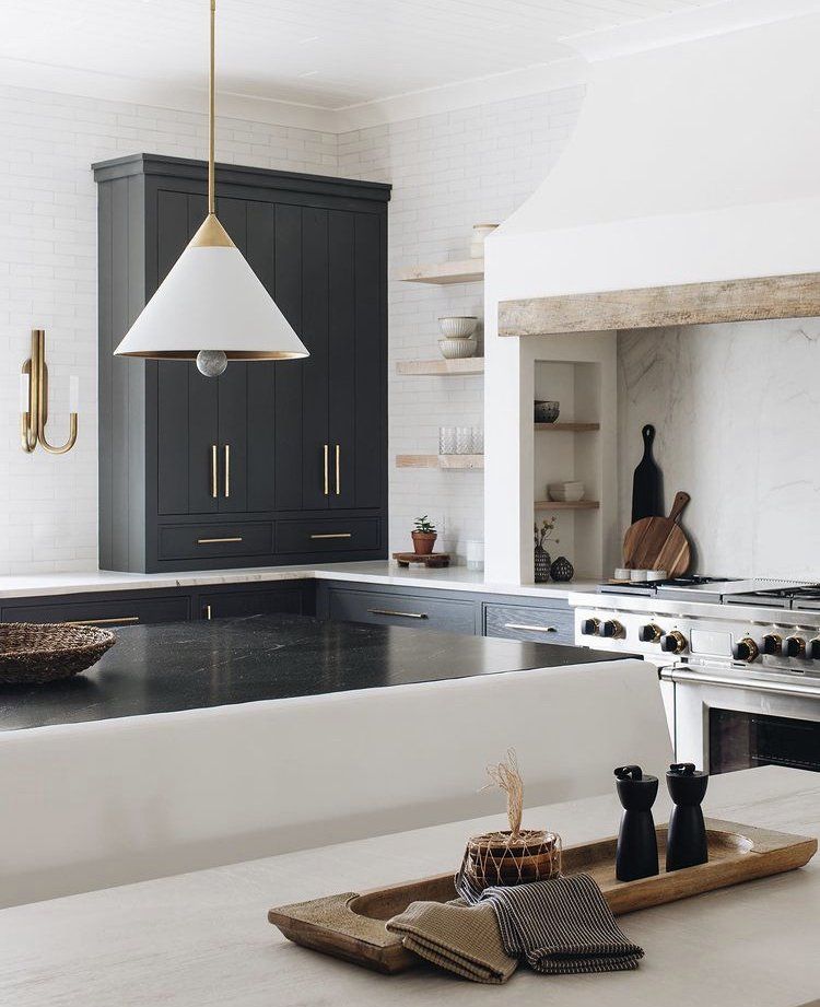 Contemporary Kitchen — Forrest, IL — Knapp Kitchens