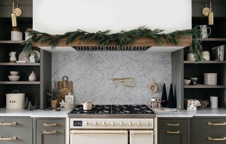 Kitchen Stove with Dividers — Forrest, IL — Knapp Kitchens