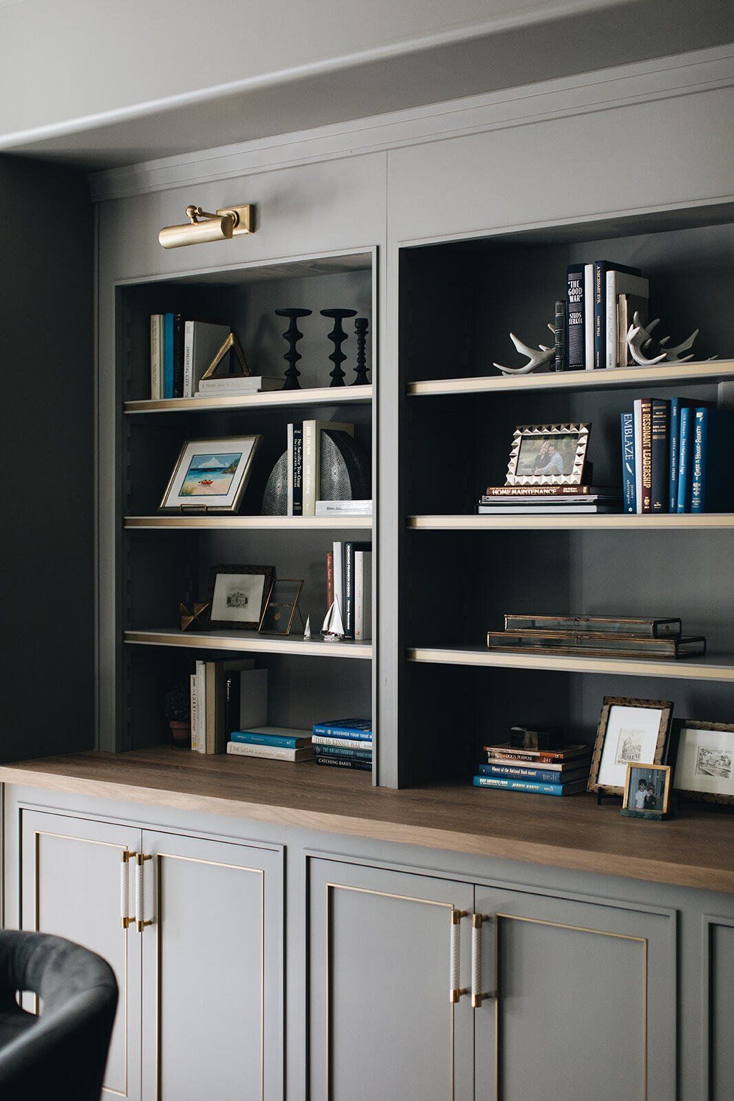 Elegant Wooden Shelf — Forrest, IL — Knapp Kitchens