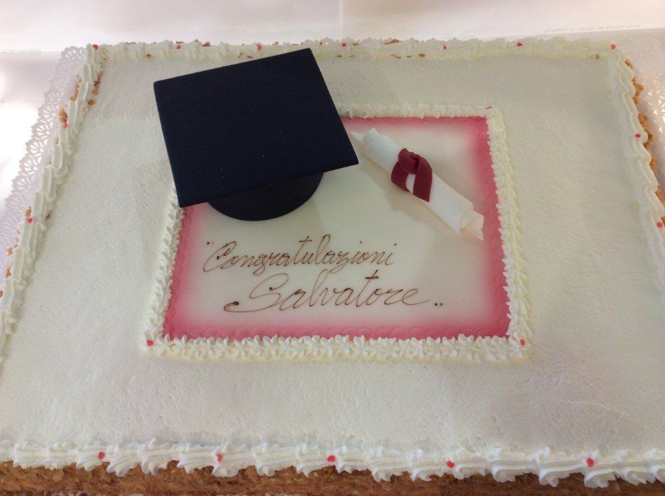 Torta per una festa di laurea