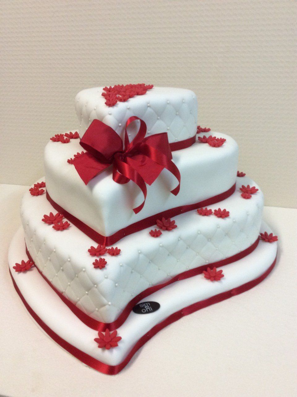 Torta nuziale a forma di cuore