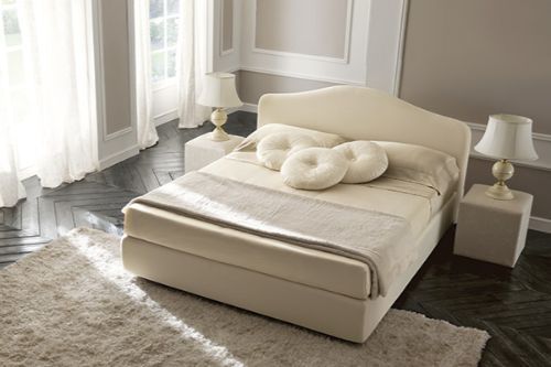 Fabbricazione di letti matrimoniali su misura