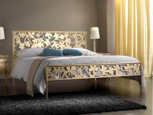Letto matrimoniale con struttura in ferro