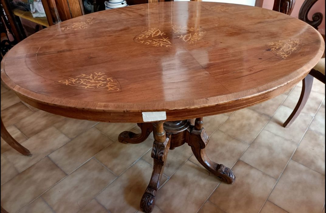 Tavolo in legno antico