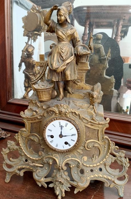 Orologio decorato d'epoca