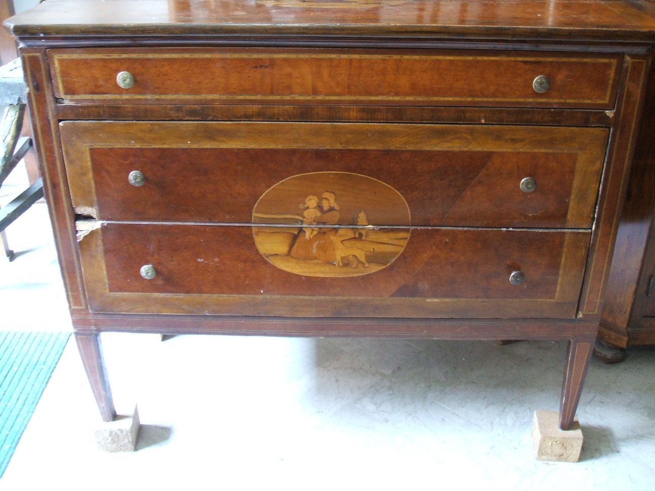 Cassettiera restaurata