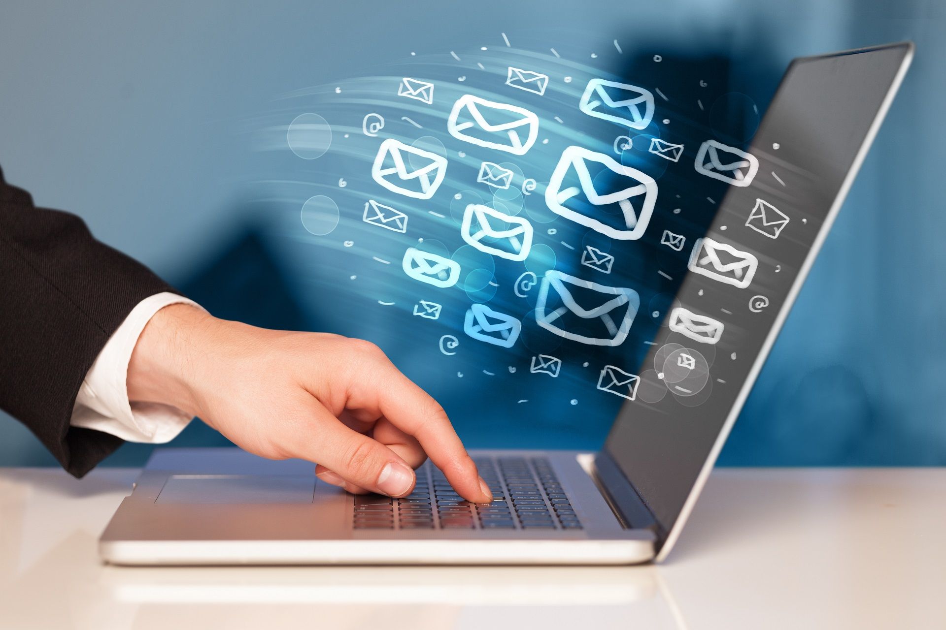 Email Marketing Vs Social Media Marketing - What Is The Best Approach?
