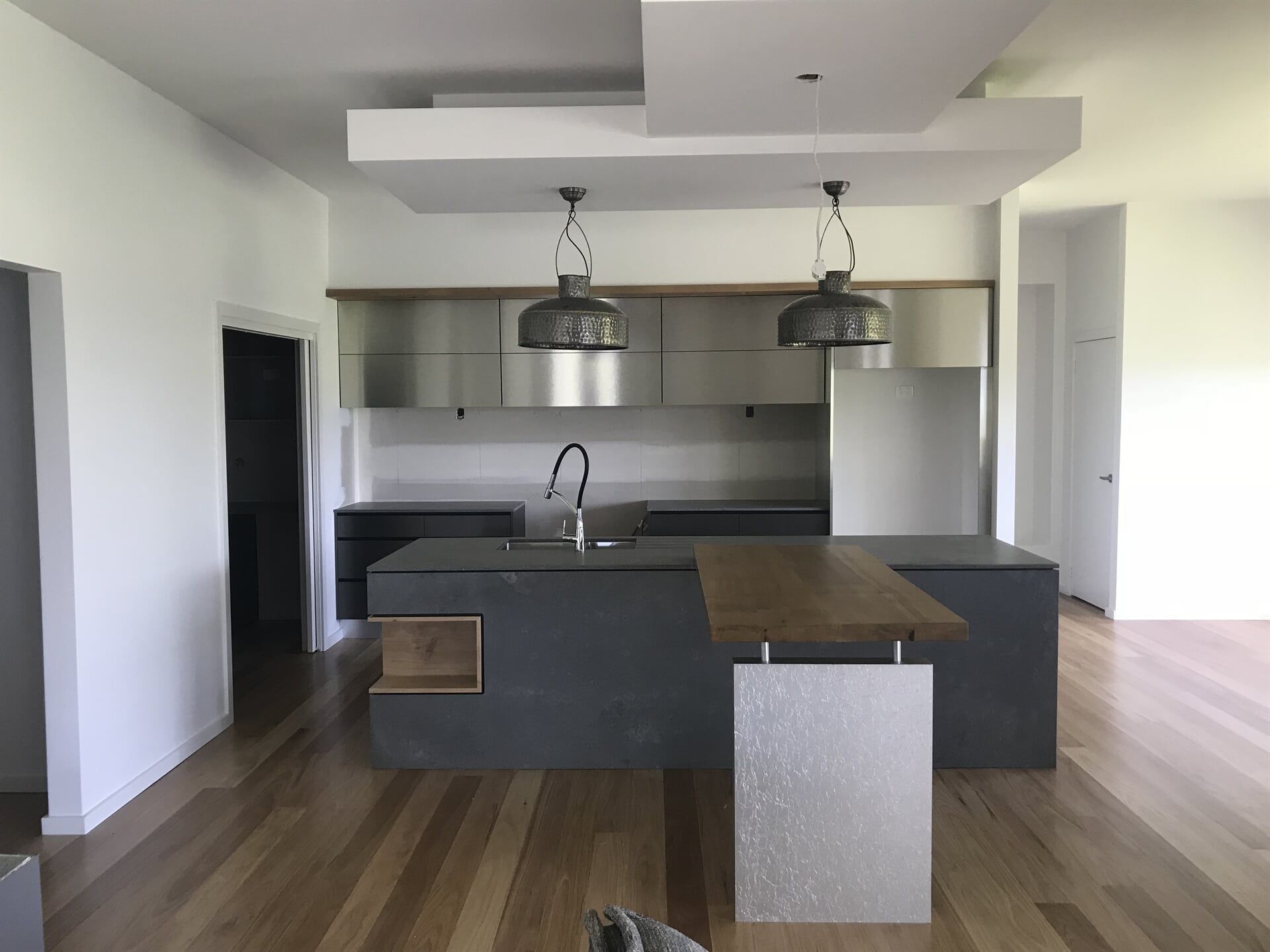 Kitchen With Center Top — Cabinet Maker in Kempsey, NSW