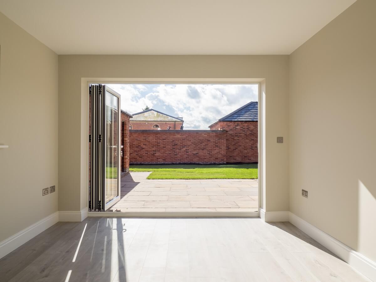 wide door towards the garden