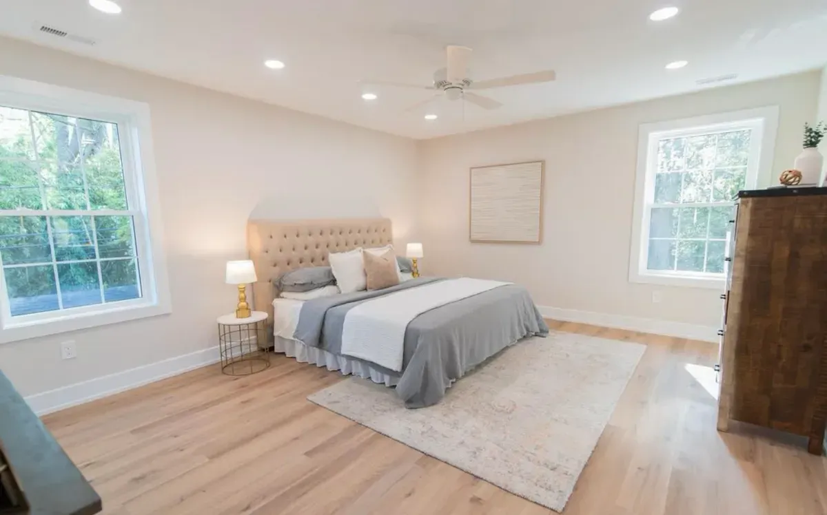 Willow Grove PA bedroom painting – cream walls with white ceiling and trim by professional painters Oasis Painting & Drywall.