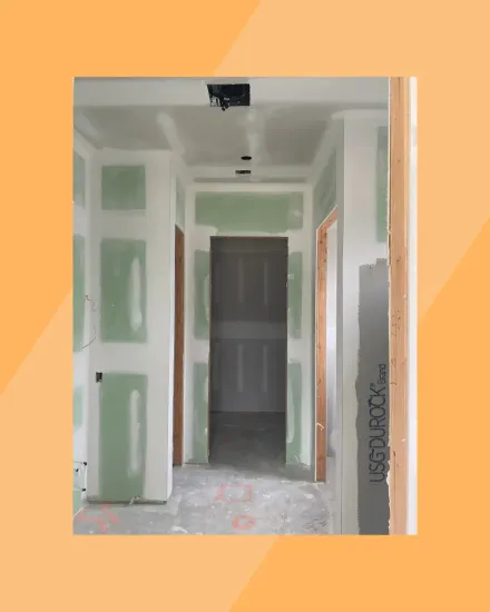 Horsham PA interior painting – cream-colored walls in freshly painted home by Oasis Painting & Drywall.