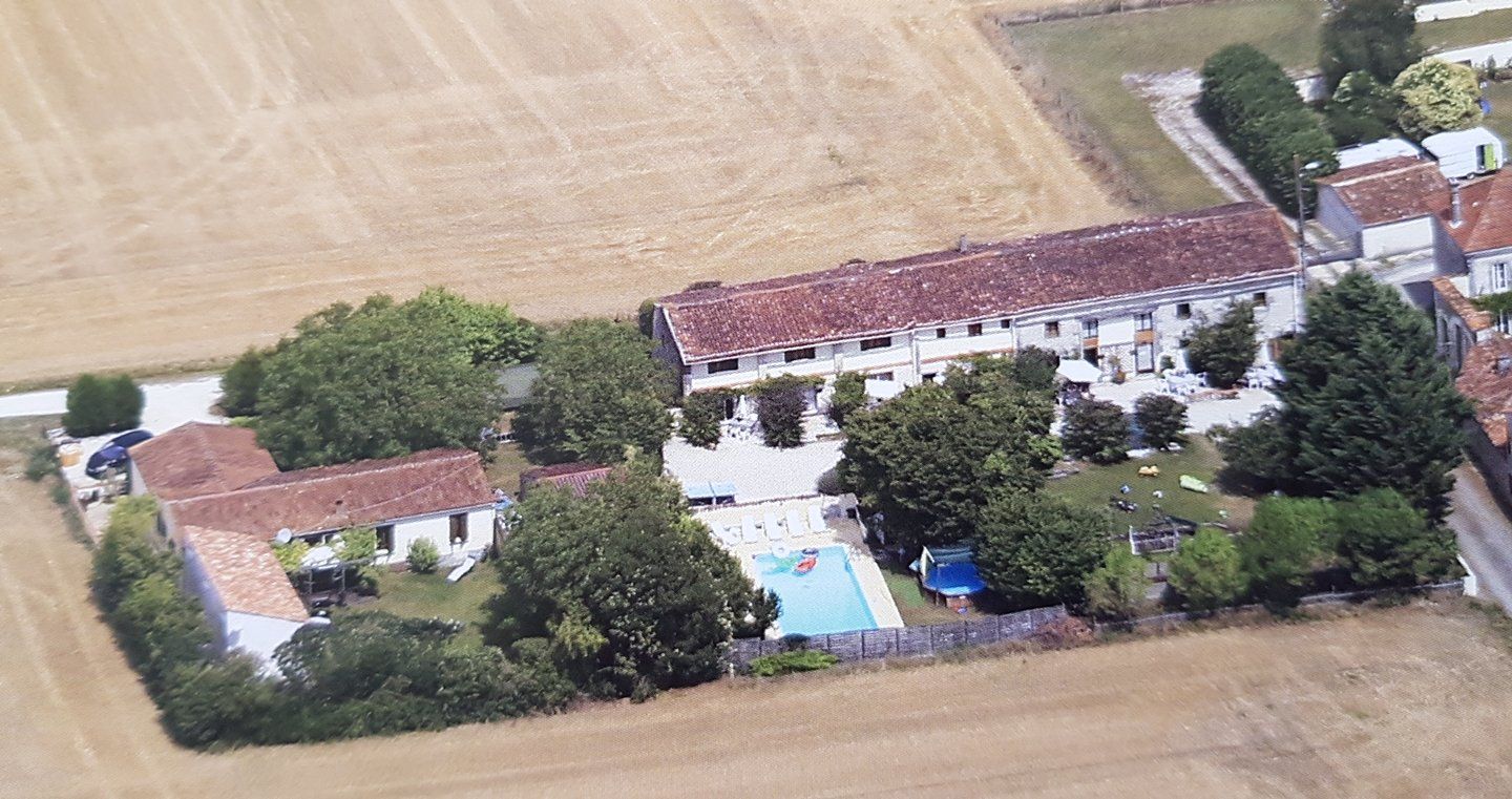 luchtfoto van La Grange du Moulin