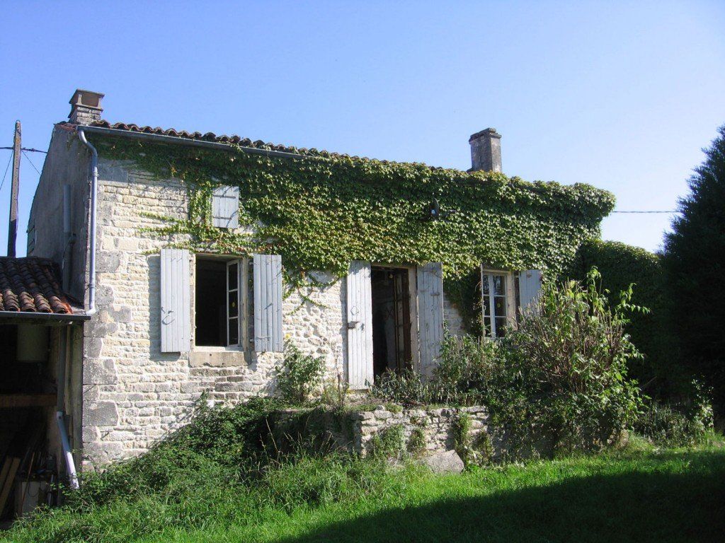 1796 house for sale Fontaine Chalendray Charente Maritime France