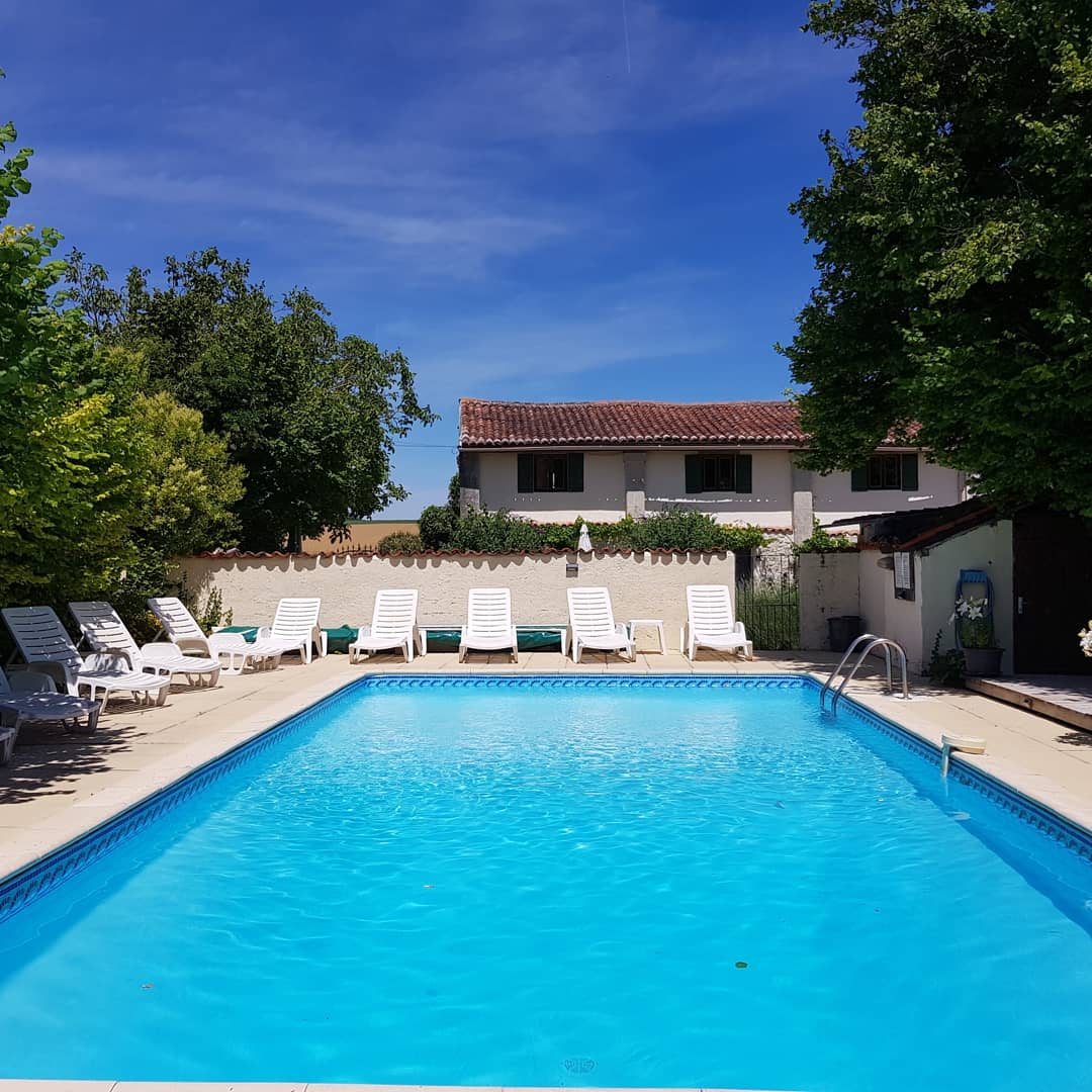 swimming pool at La Grange du Moulin holiday cottages