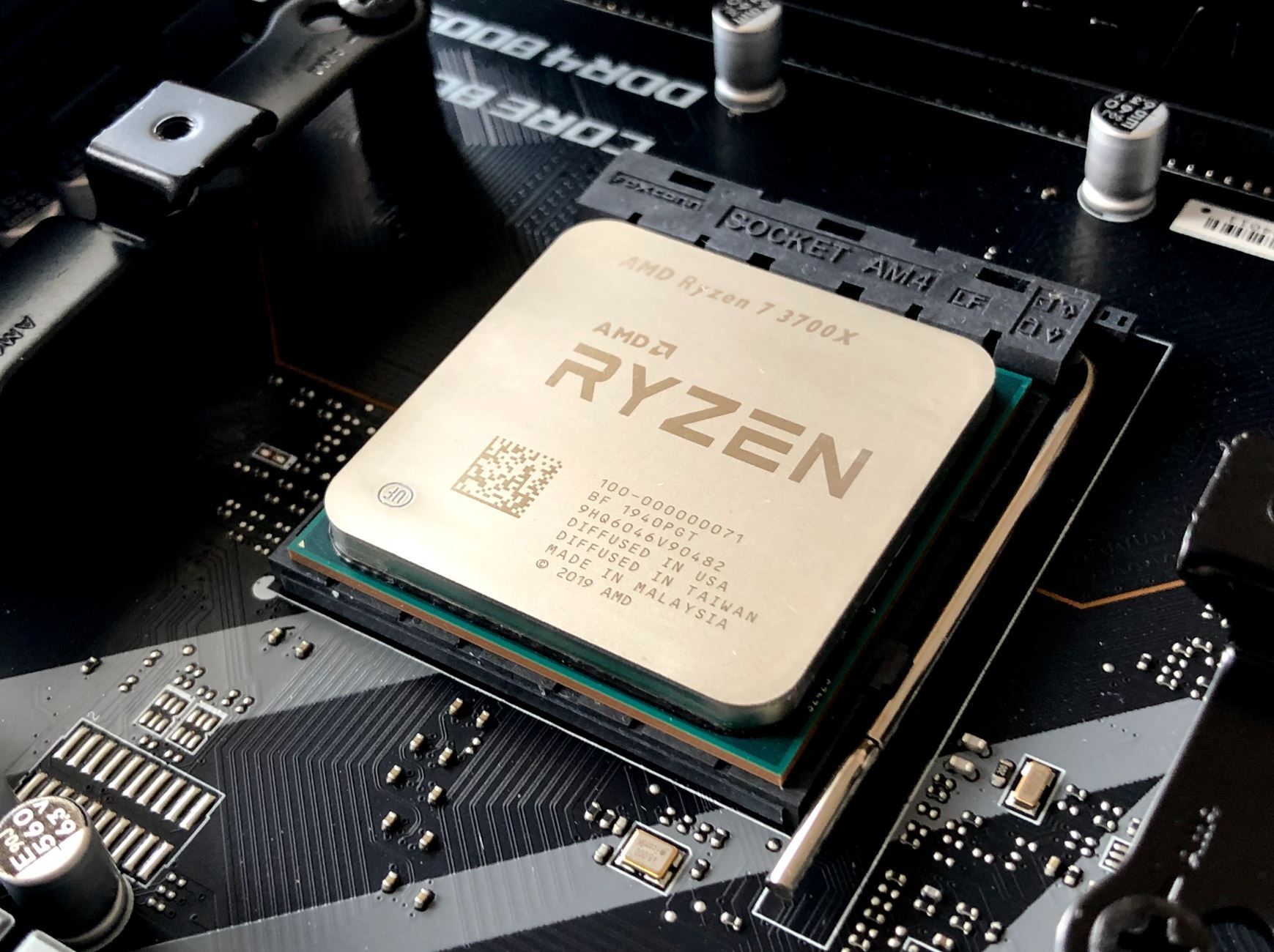 AMD Ryzen 7 3700X in AM4 Motherboard Socket