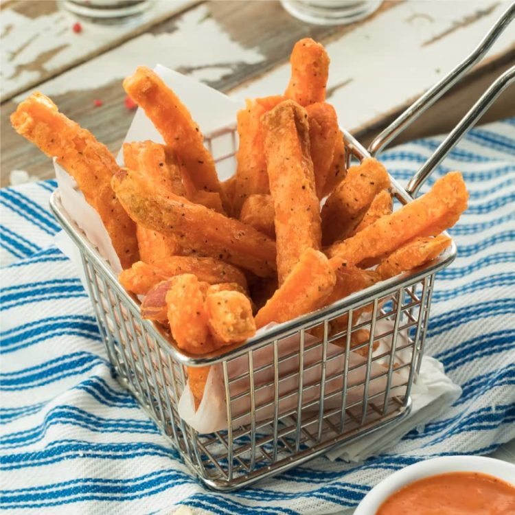 photot of a basket of fries