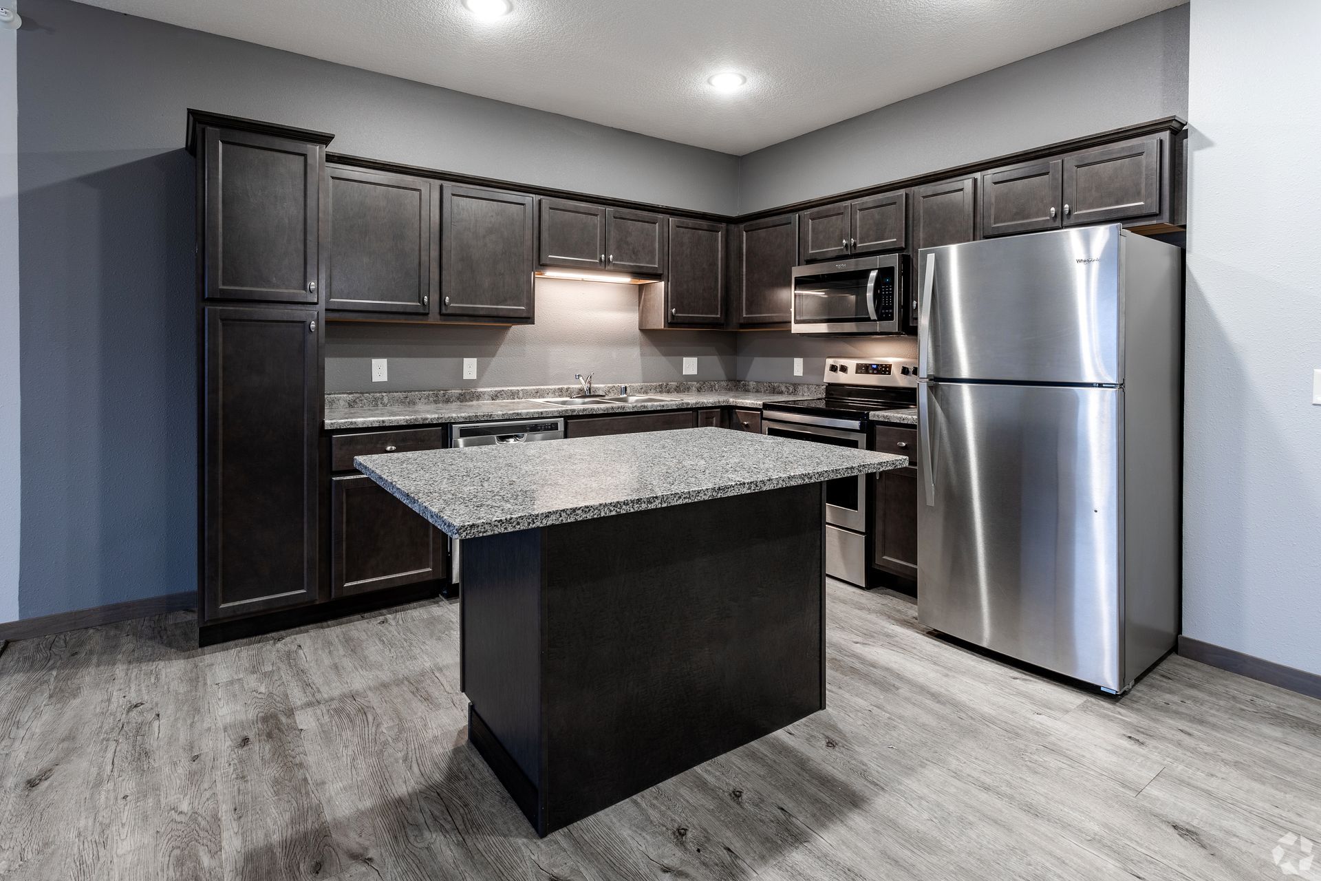 Crest View Village Photo Gallery | View Our Apartment Features