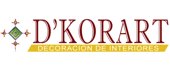 Logotipo para el dise&ntilde;o de interiores "D'KORART". Texto en color burdeos con emblema decorativo y bander&iacute;n amarillo.