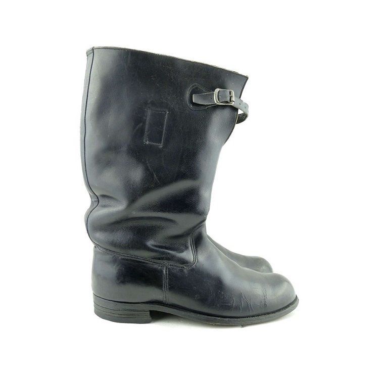 where can i sell old military memorabilia